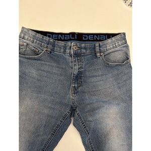 Denali Men's Jeans 34x30 Blue Stretch Denim Straight Leg 5 Pocket.        3932